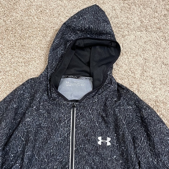 NWT Under Armor Men's Run True Printed Black Reflective Jacket 1300729 SZ XXL - Picture 3 of 8